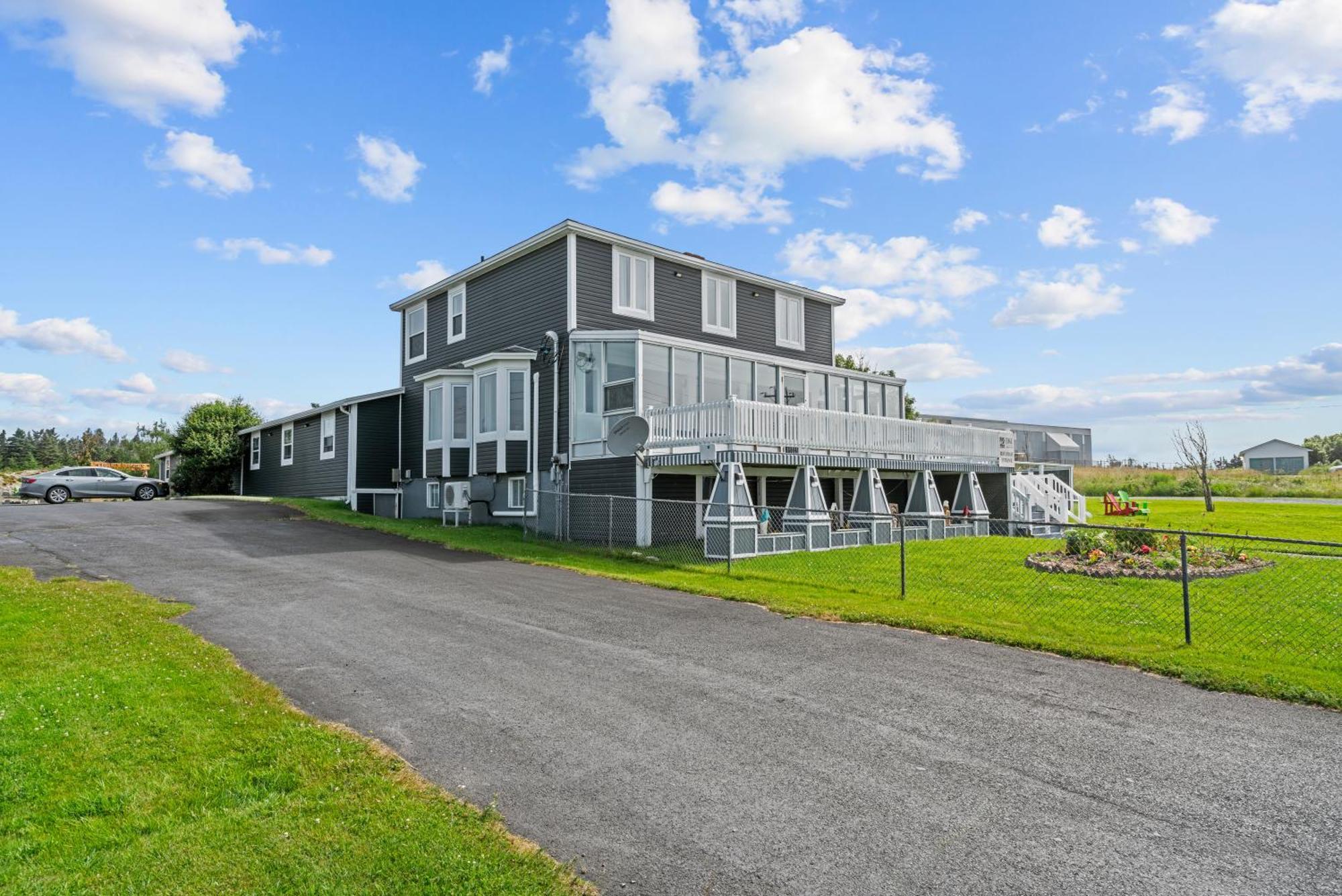 Edge Of The Avalon Inn Trepassey Екстер'єр фото