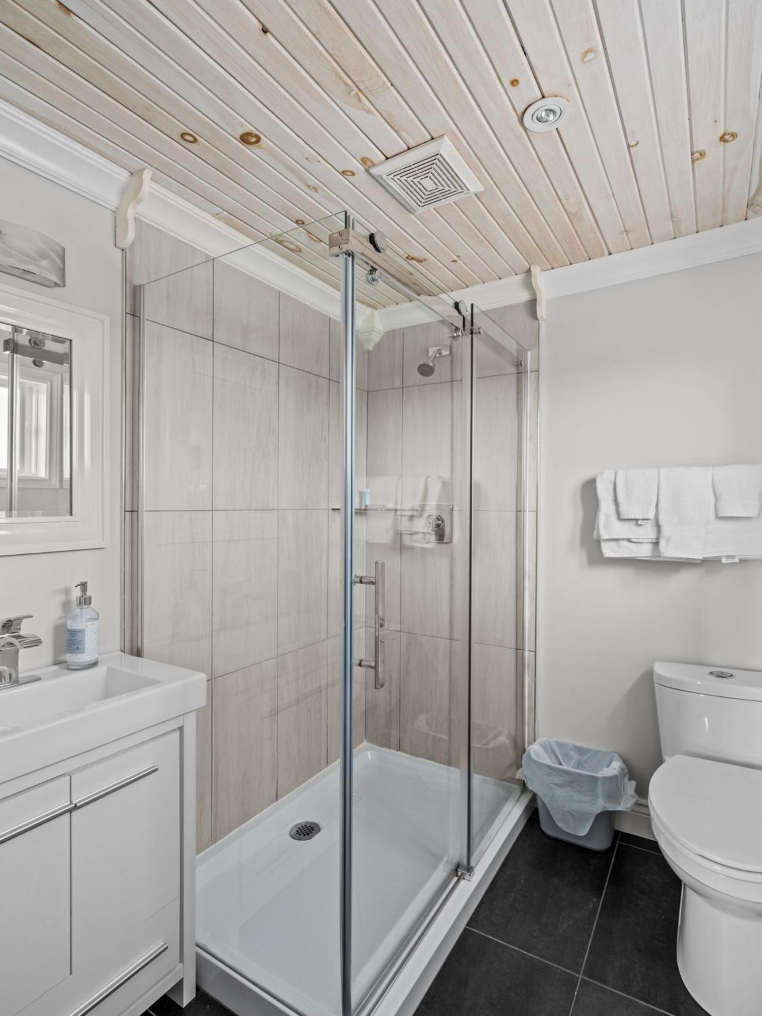 Edge Of The Avalon Inn Trepassey Екстер'єр фото
